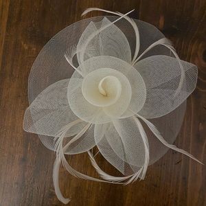 White Flower Fascinator